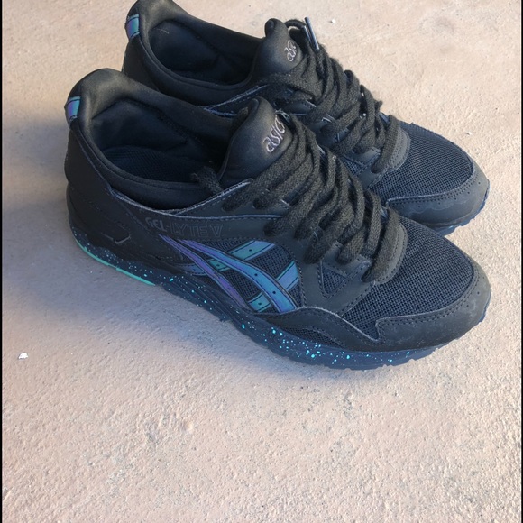 Asics Shoes - ASICS sneaker US 7 (women 8-8.5)